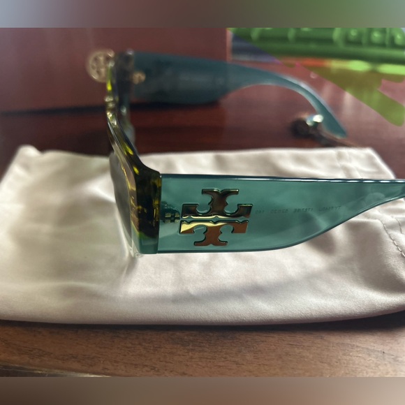 Tory Burch Miller Sunglasses - Picture 2 of 5